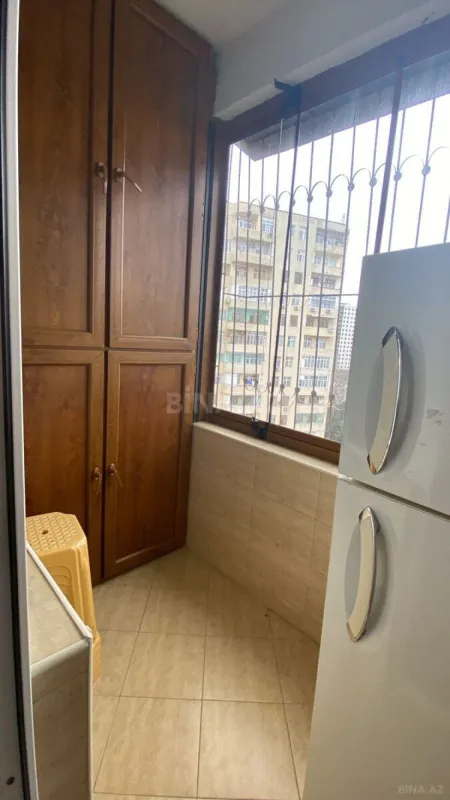 Satılır 3 otaqlı mənzil 137 m²