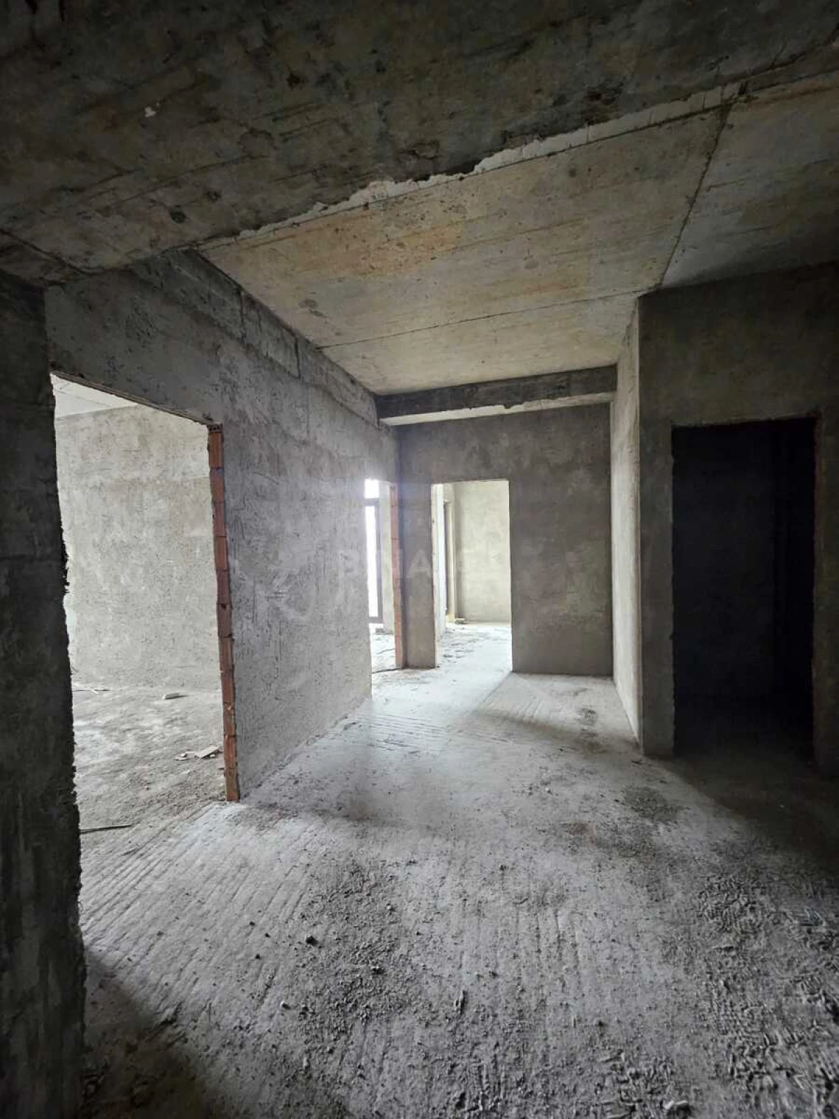 Satılır 3 otaqlı mənzil 136 m²