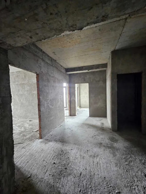 Satılır 3 otaqlı mənzil 136 m²