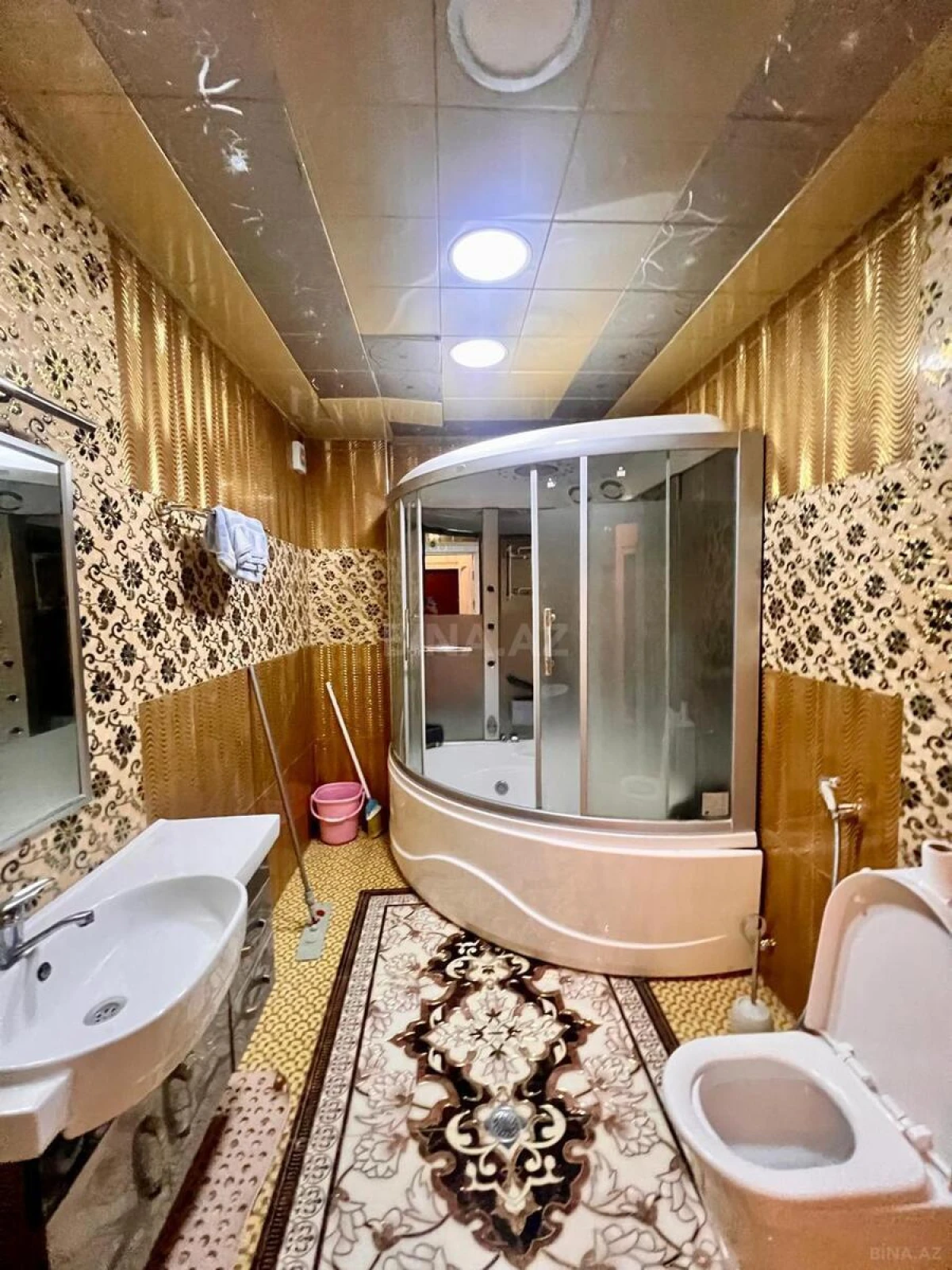 Kirayə verilir 2 otaqlı mənzil 97 m²