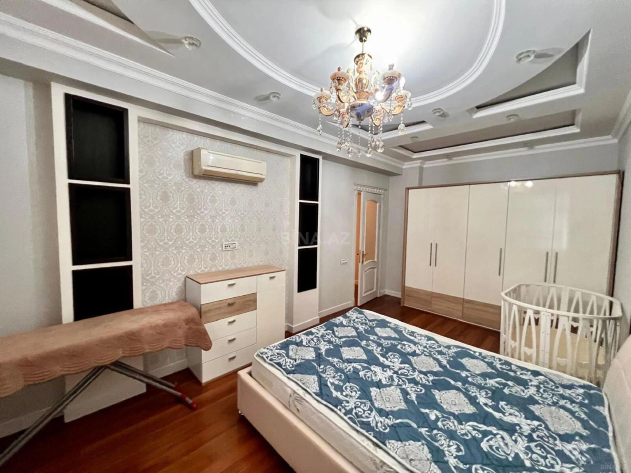 Kirayə verilir 2 otaqlı mənzil 97 m²