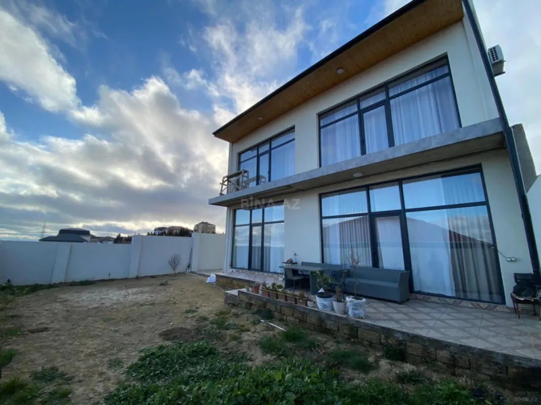 Satılır 5 otaqlı həyət evi 190 m²