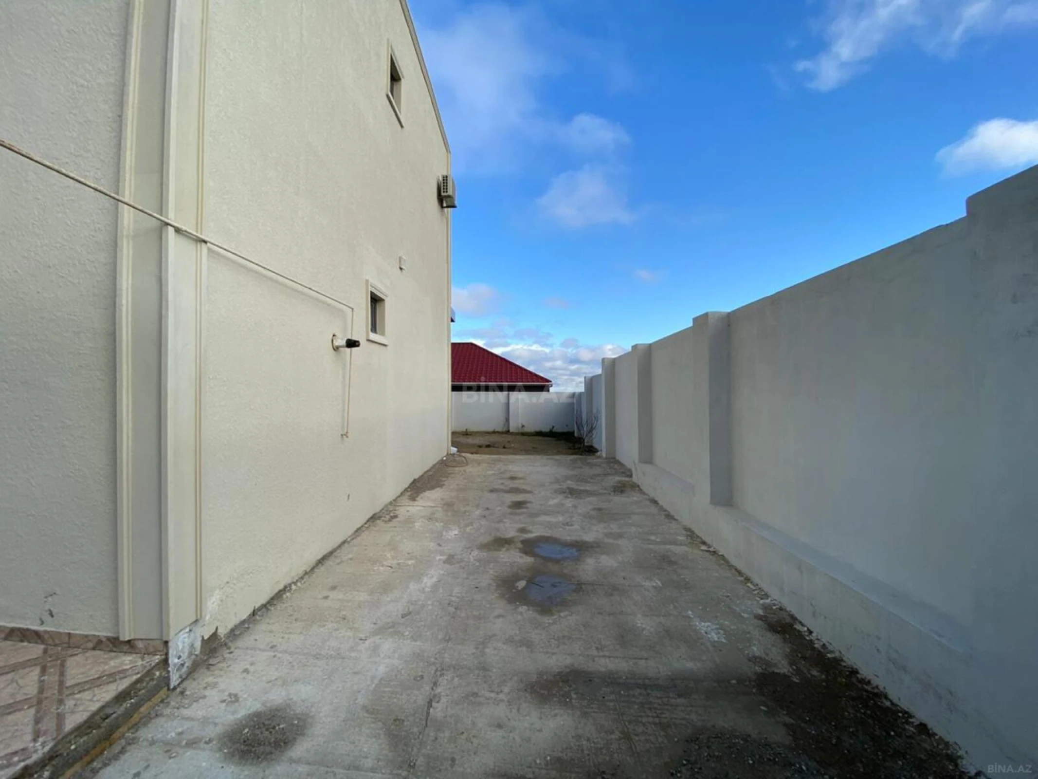 Satılır 5 otaqlı həyət evi 190 m²