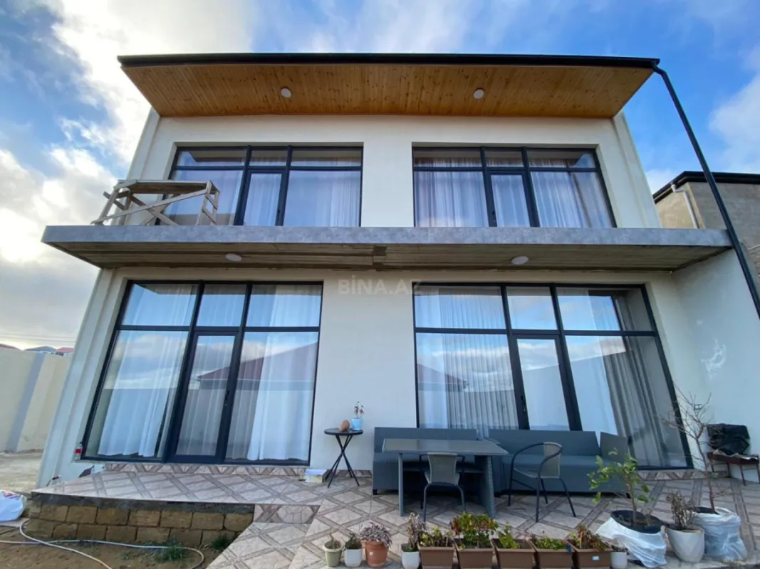 Satılır 5 otaqlı həyət evi 190 m²