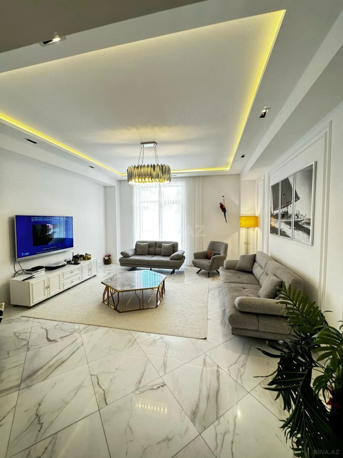 Satılır 4 otaqlı mənzil 154 m²