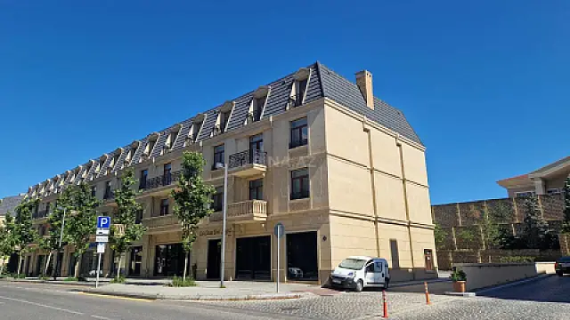 Satılır 4 otaqlı mənzil 154 m² — Bakı, Yeni Günəşli 4 otaq 154.00 m²