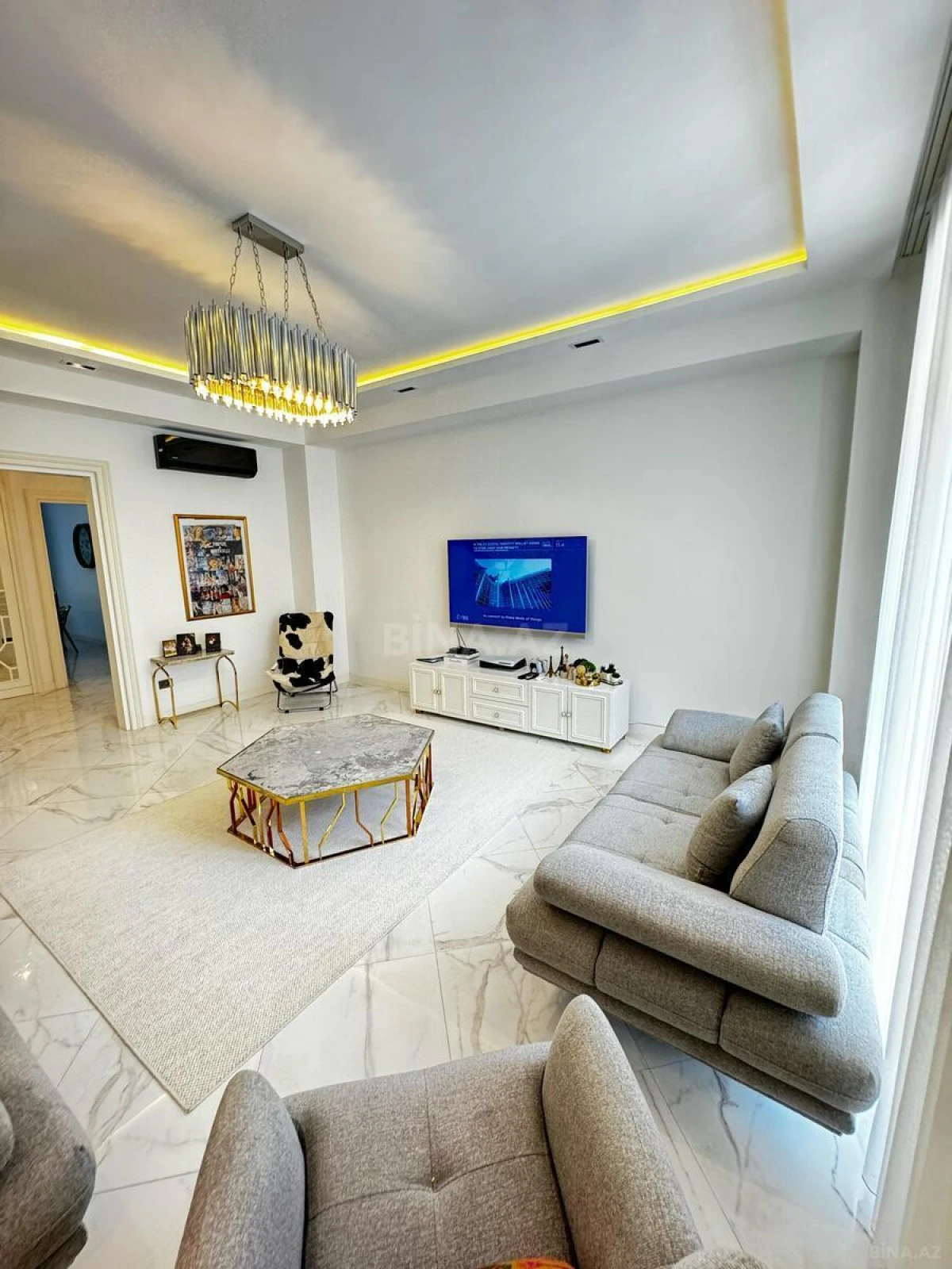 Satılır 4 otaqlı mənzil 154 m²