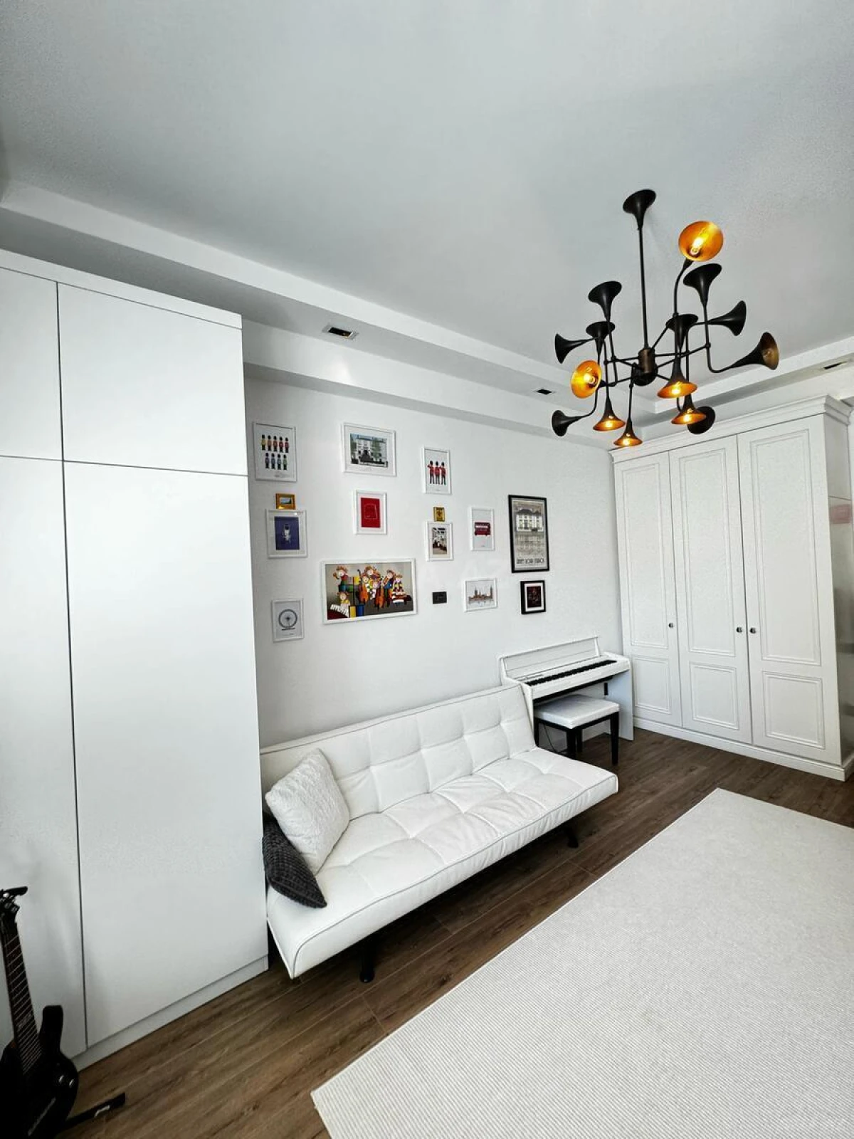 Satılır 4 otaqlı mənzil 154 m²