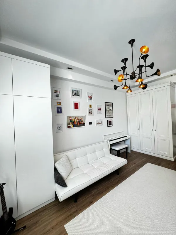 Satılır 4 otaqlı mənzil 154 m²