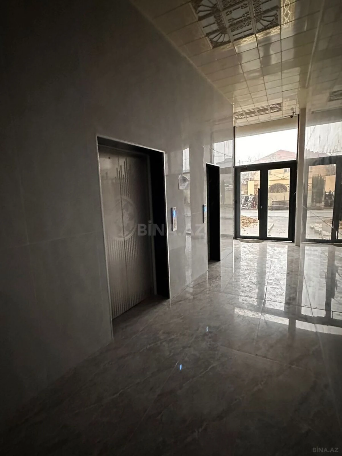 Satılır 2 otaqlı mənzil 77 m²