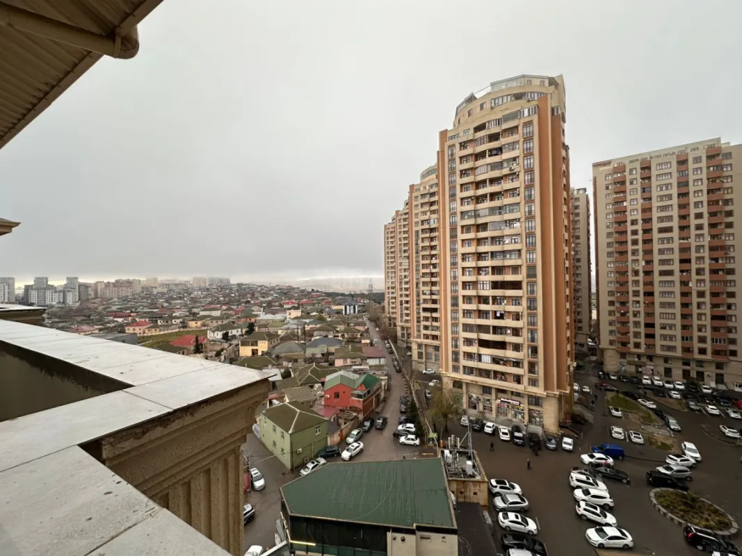 Satılır 2 otaqlı mənzil 77 m²