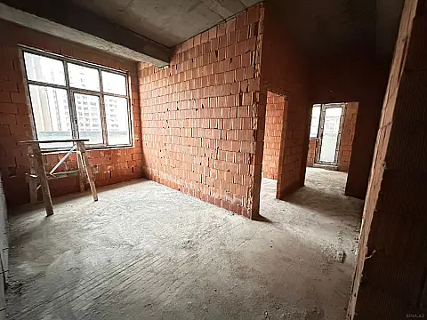 Satılır 2 otaqlı mənzil 77 m²