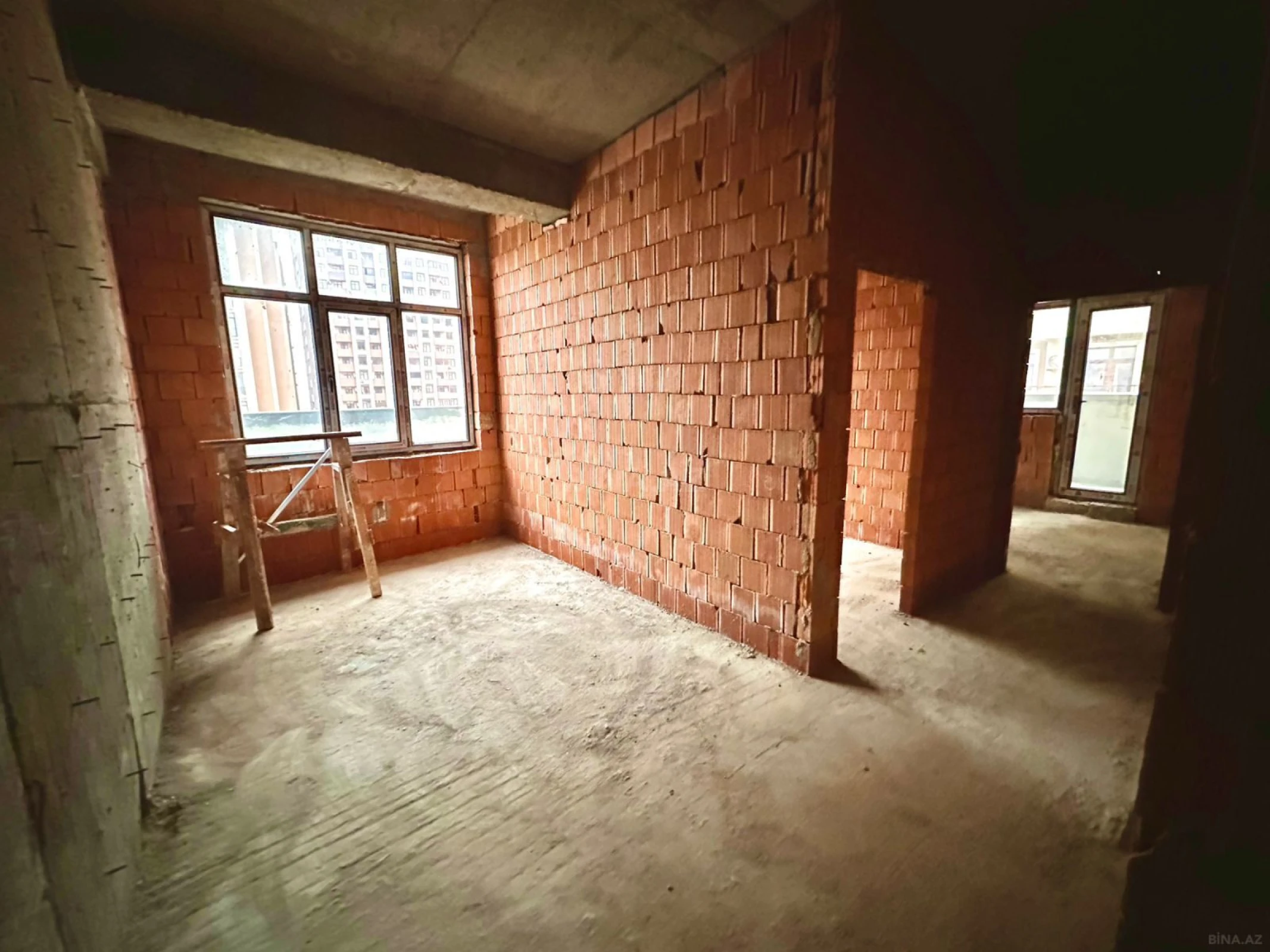 Satılır 2 otaqlı mənzil 77 m²