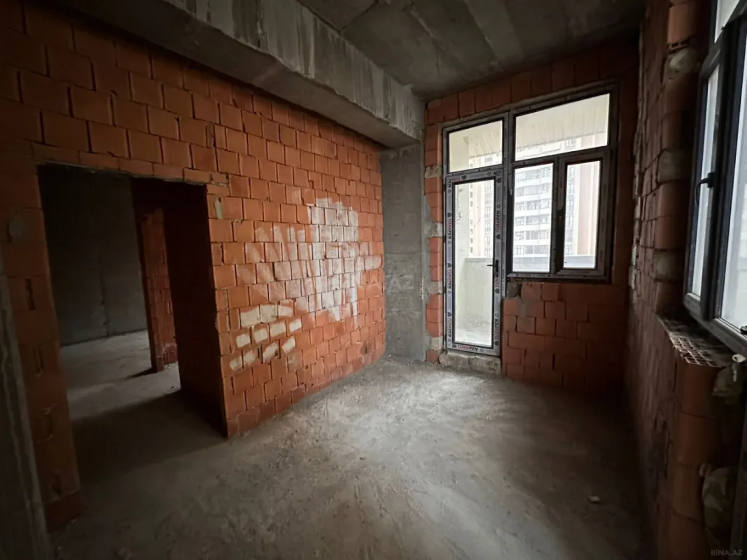 Satılır 2 otaqlı mənzil 77 m²