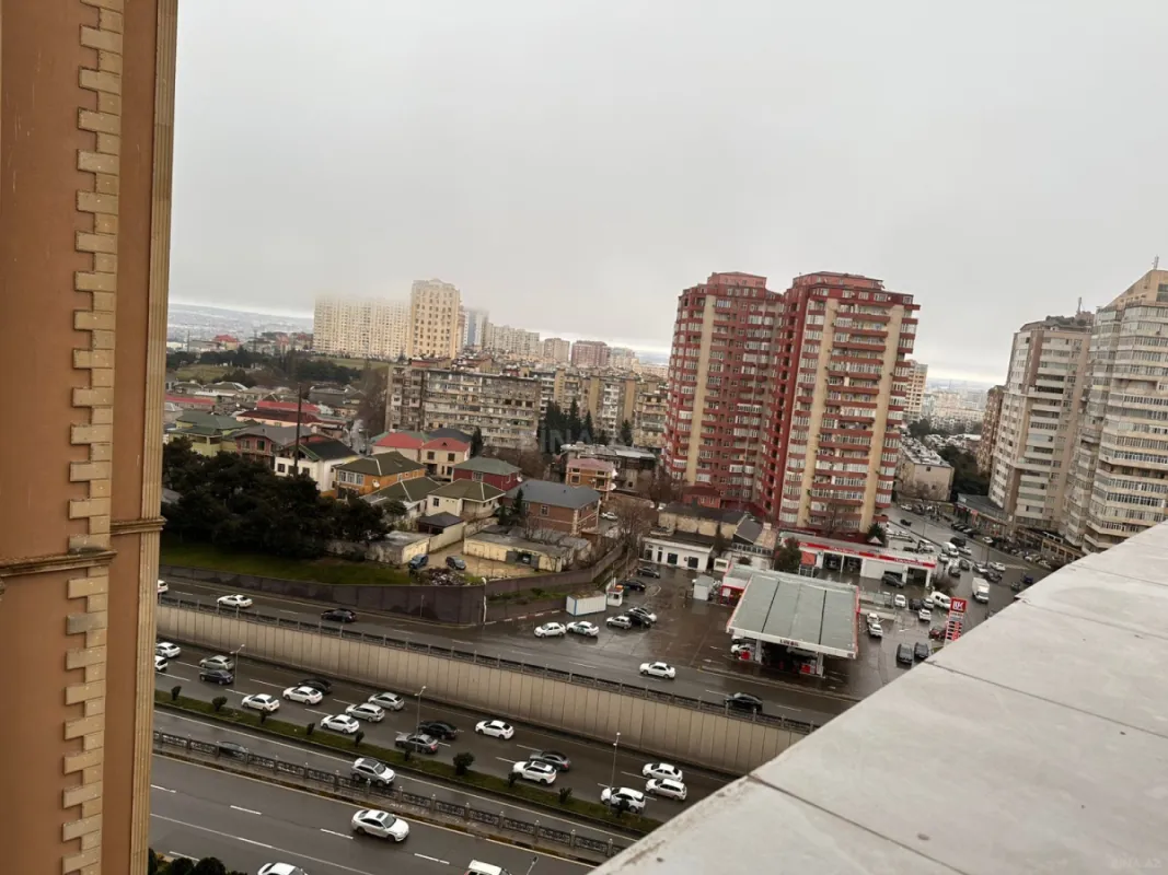 Satılır 2 otaqlı mənzil 77 m²