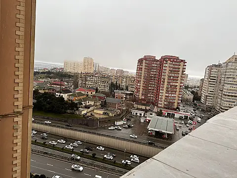 Satılır 2 otaqlı mənzil 77 m²