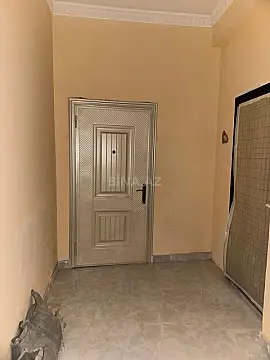 Satılır 2 otaqlı mənzil 77 m²