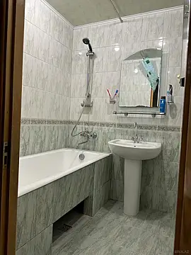 Satılır 5 otaqlı mənzil 110 m²
