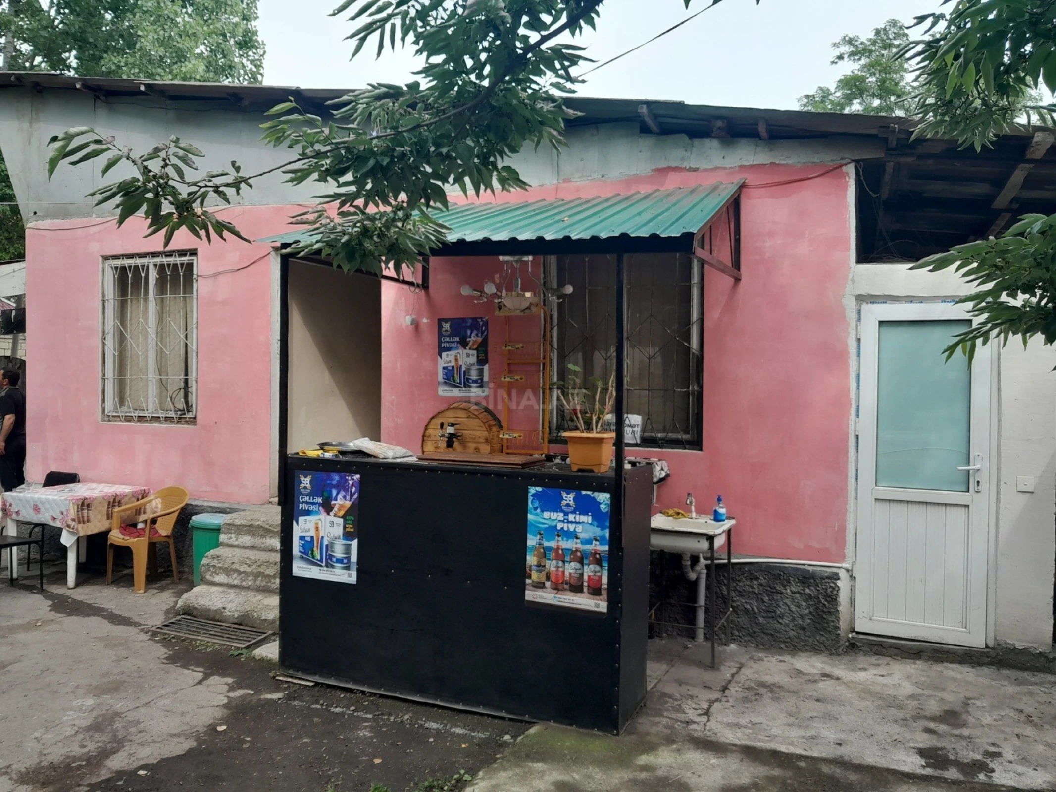 Satılır obyekt 400 m²