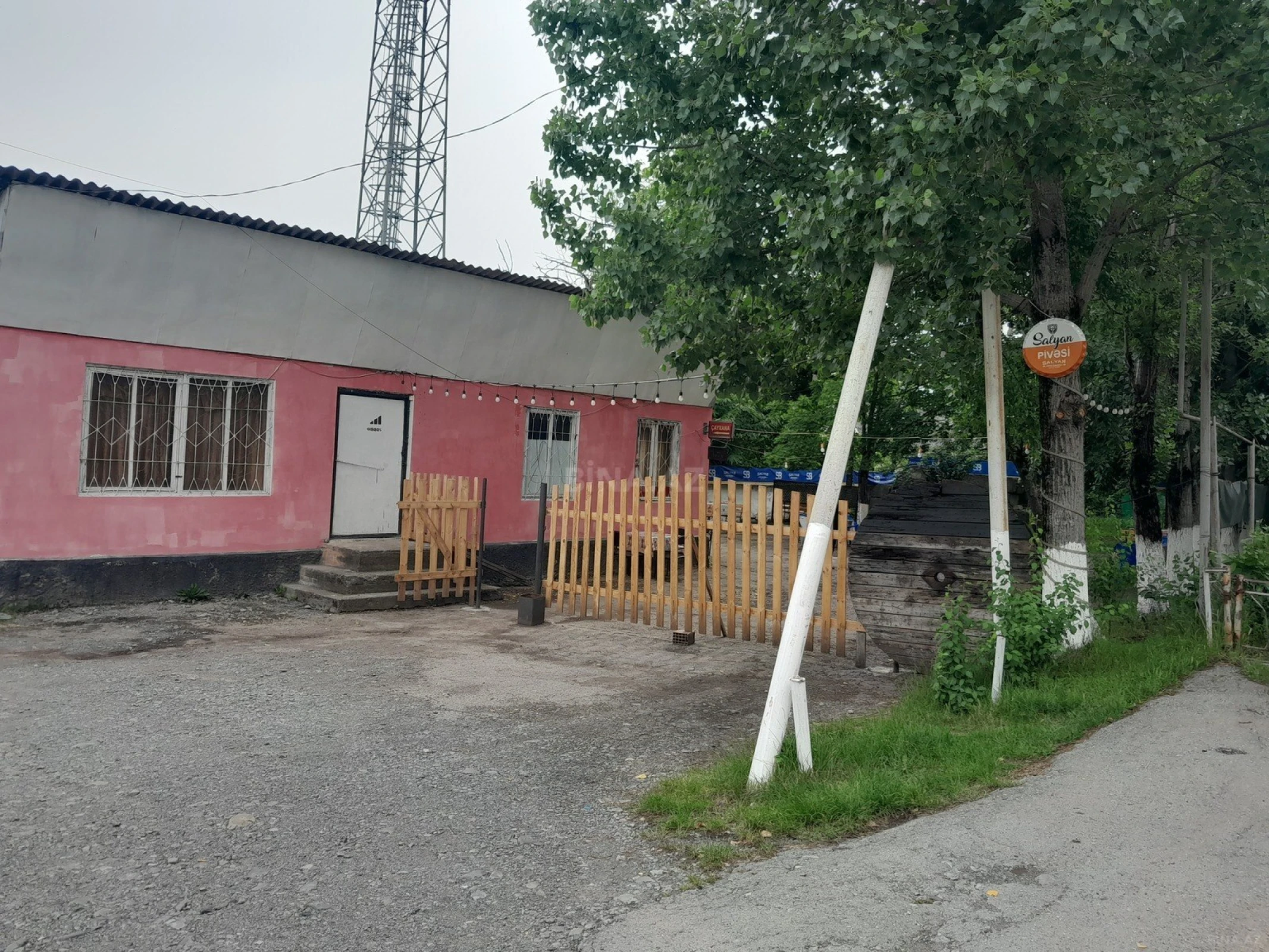 Satılır obyekt 400 m²