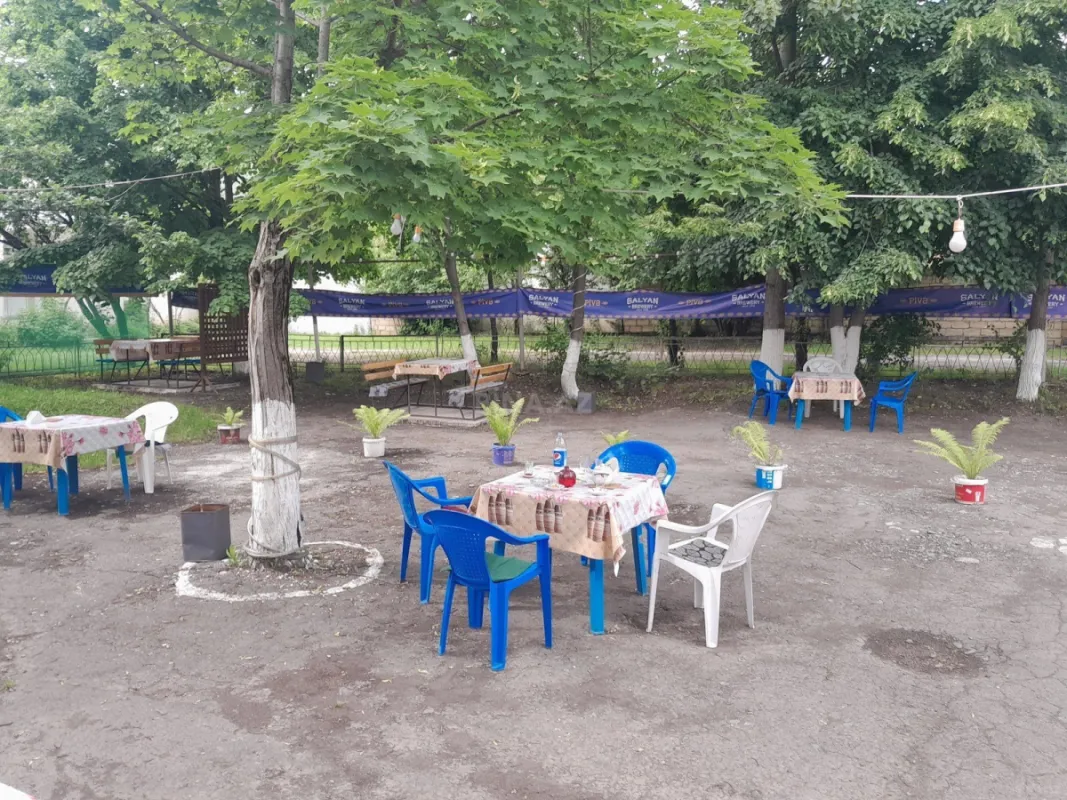 Satılır obyekt 400 m²