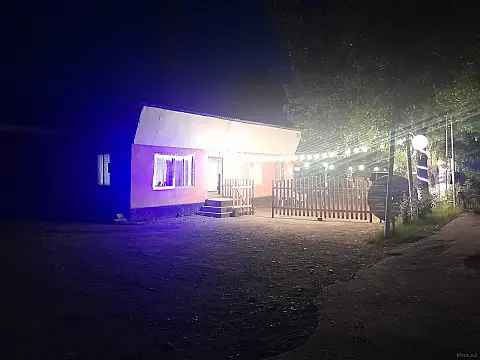 Satılır obyekt 400 m²