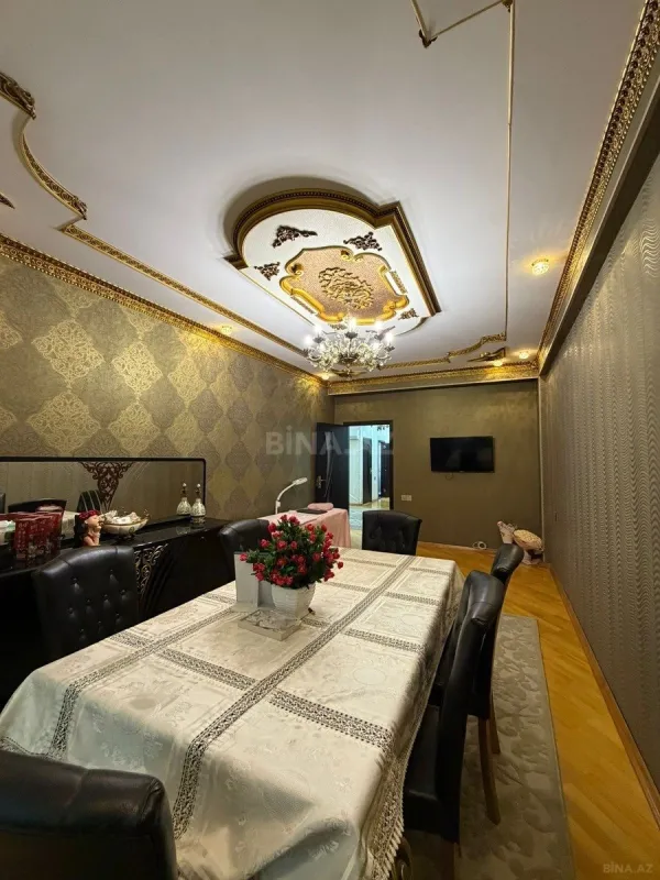 Satılır 4 otaqlı mənzil 135 m²