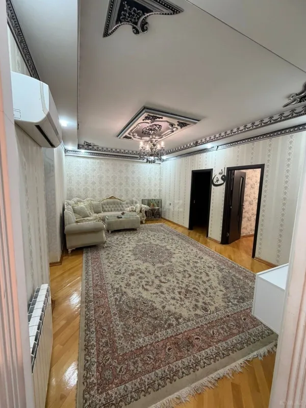 Satılır 4 otaqlı mənzil 135 m²