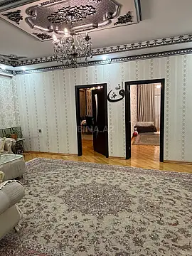 Satılır 4 otaqlı mənzil 135 m²