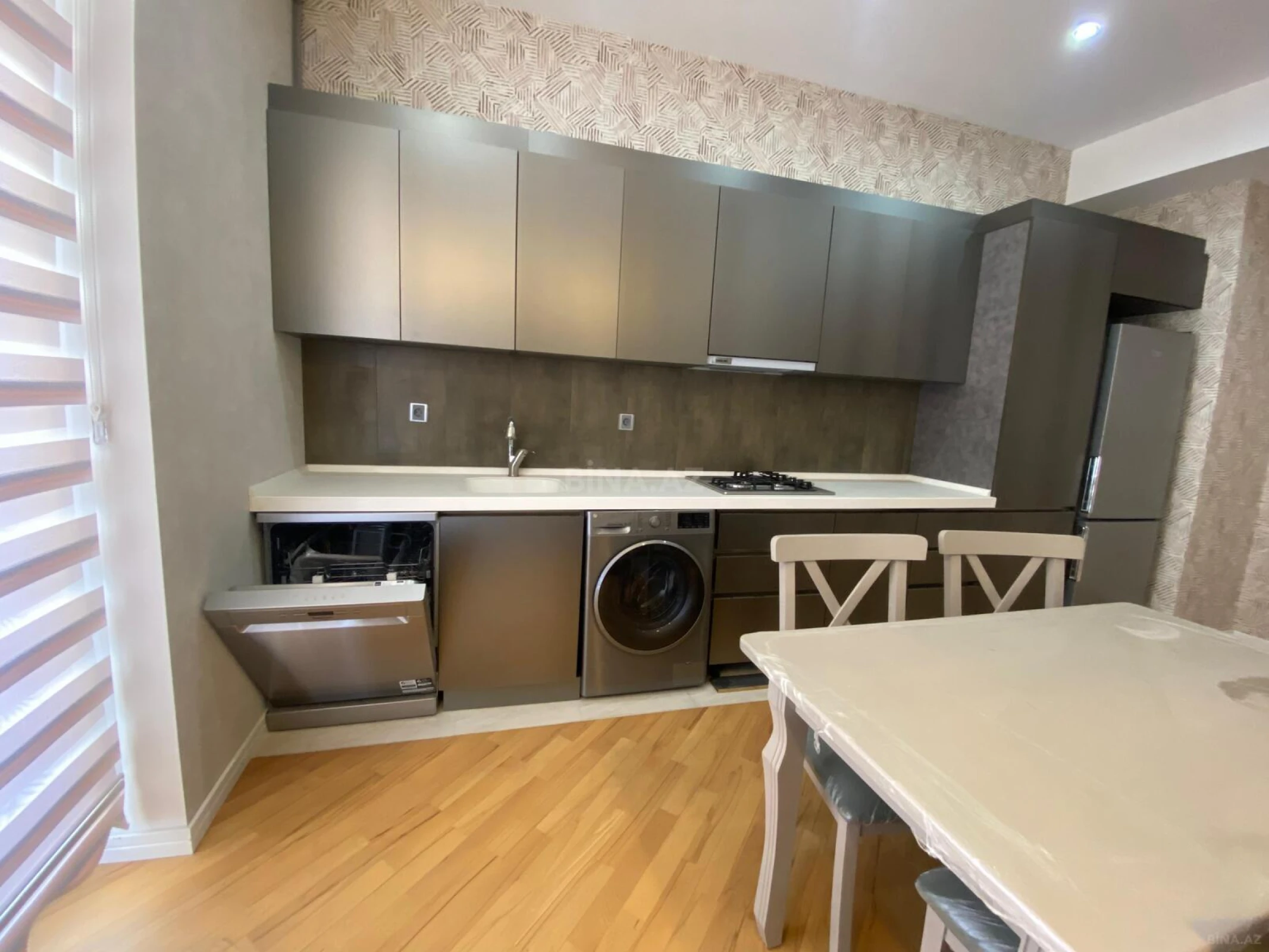 Kirayə verilir 2 otaqlı mənzil 100 m²