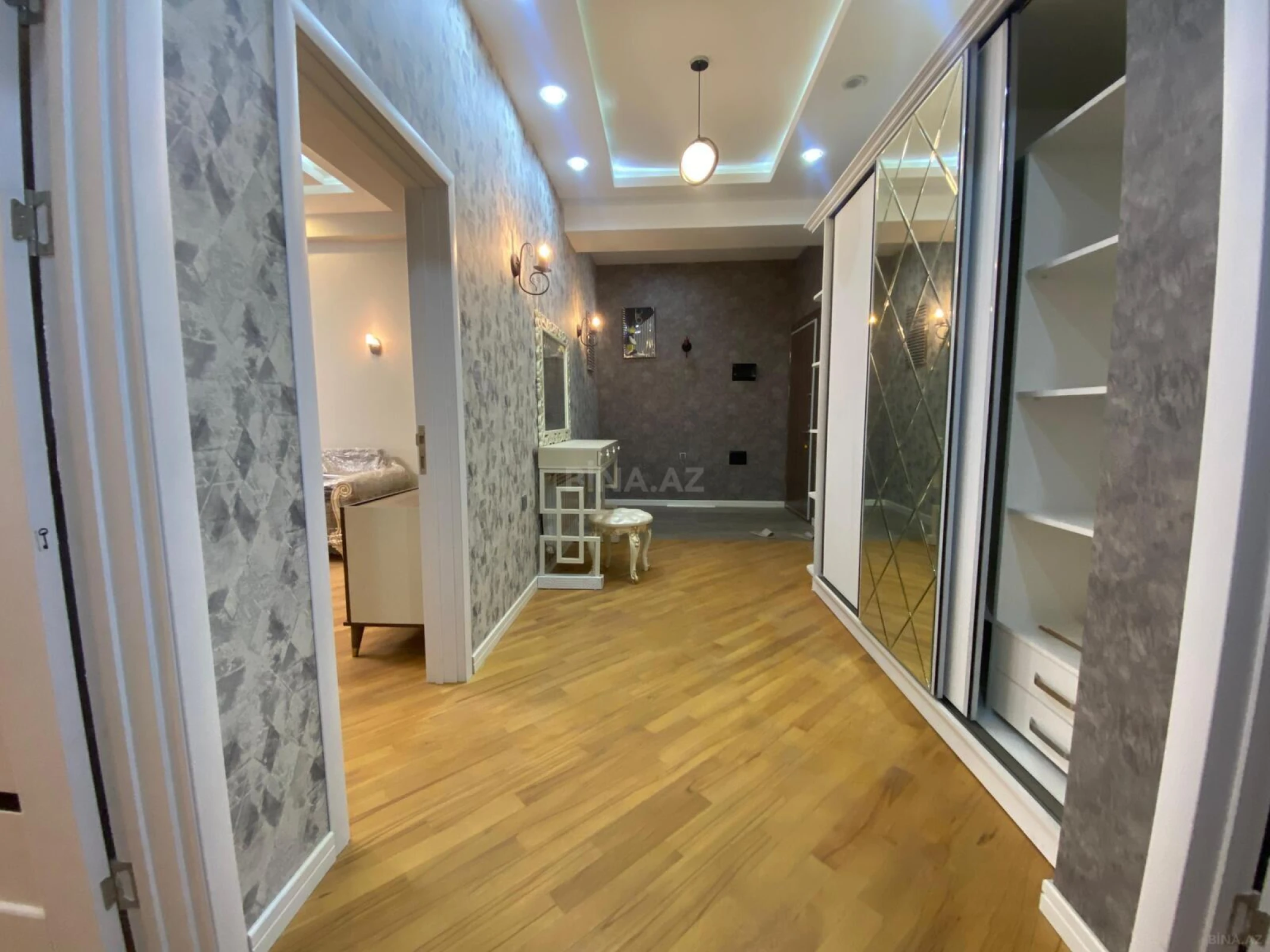 Kirayə verilir 2 otaqlı mənzil 100 m²