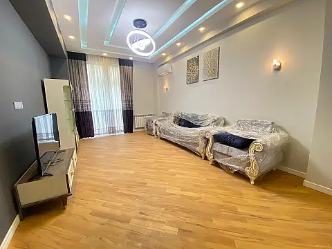 Kirayə verilir 2 otaqlı mənzil 100 m²