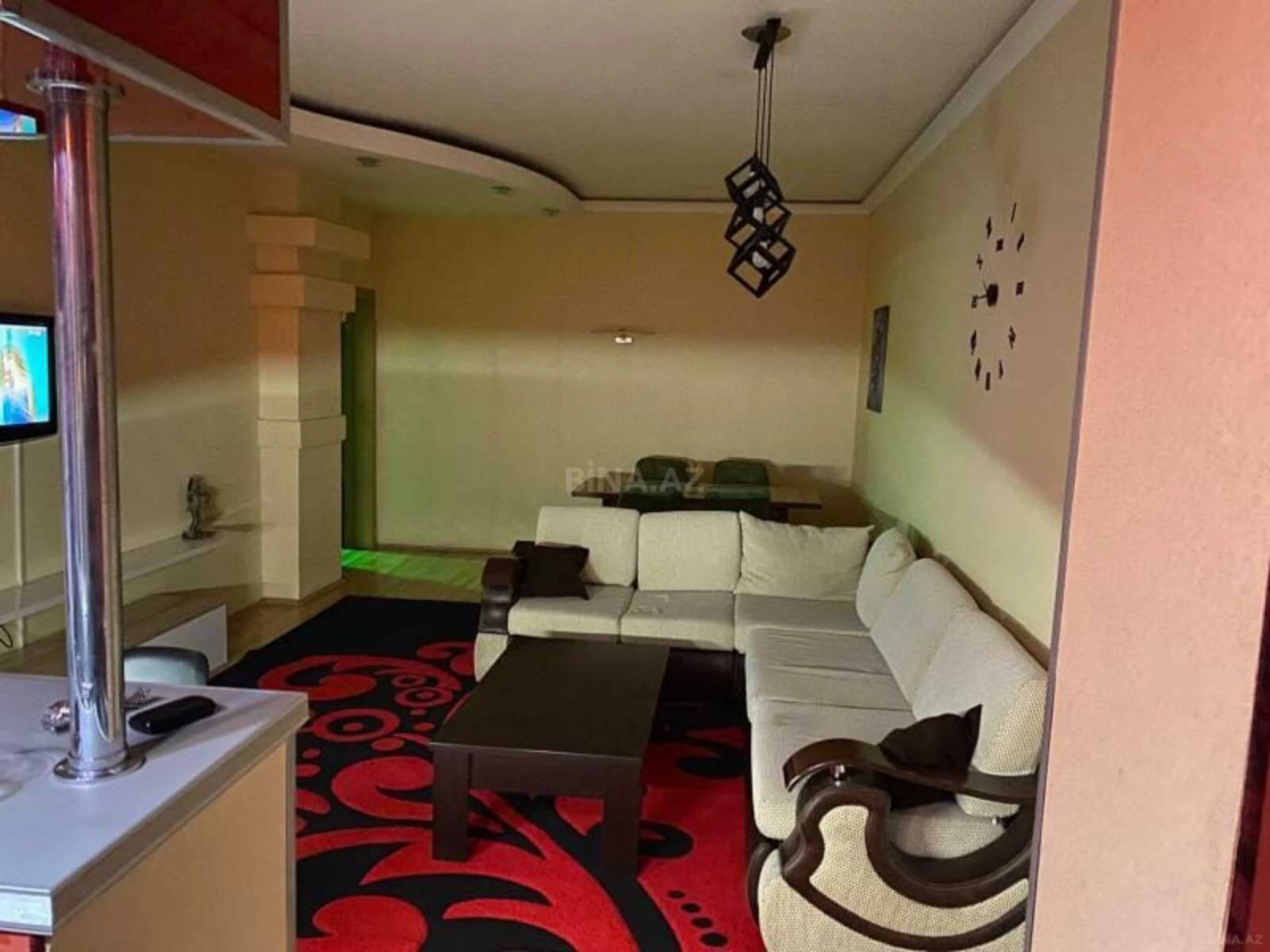 Kirayə verilir 2 otaqlı mənzil 76 m²