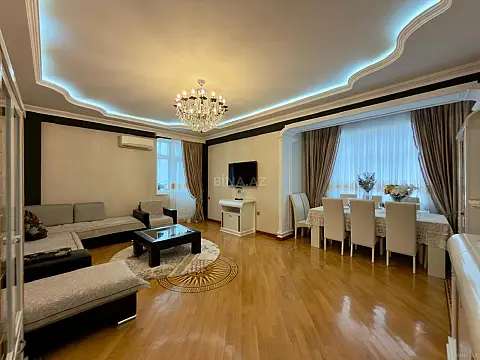 Satılır 3 otaqlı mənzil 100 m² — Bakı, Memar Əcəmi yanı 3 otaq 100.00 m²
