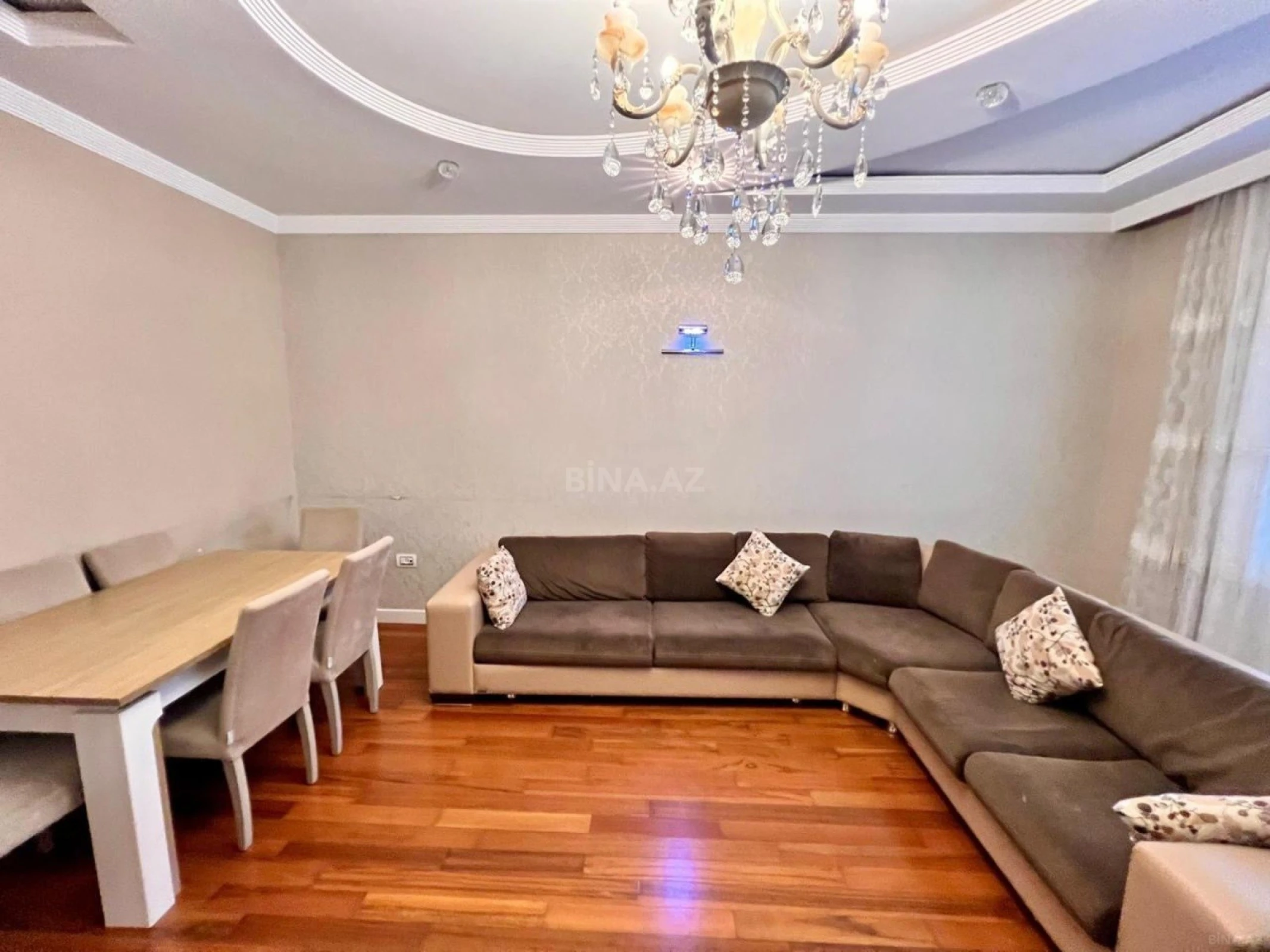 Kirayə verilir 2 otaqlı mənzil 100 m²