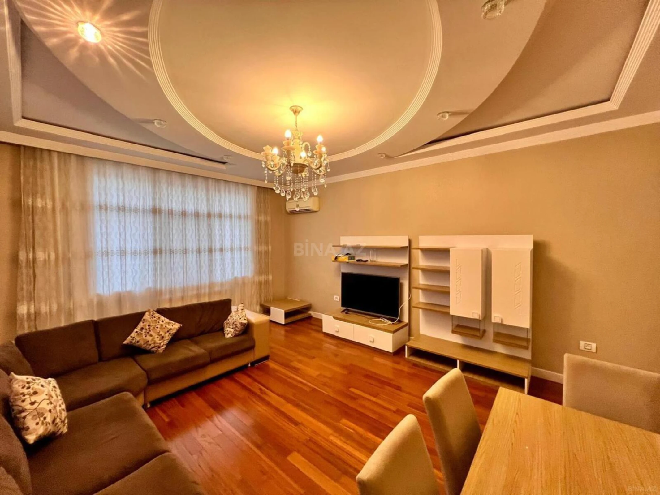 Kirayə verilir 2 otaqlı mənzil 100 m²