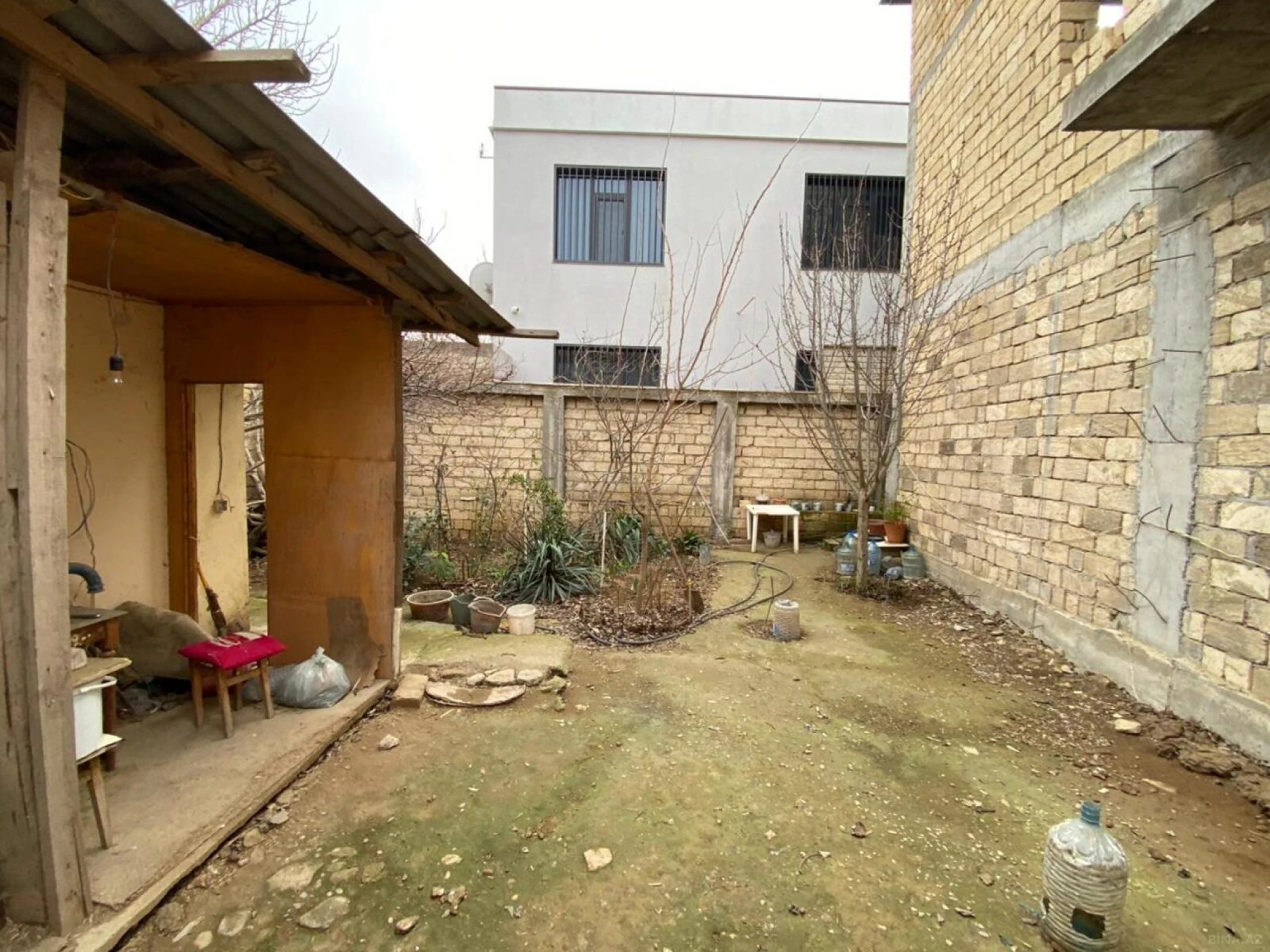 Satılır 5 otaqlı həyət evi 370 m²