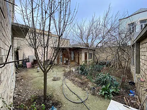 Satılır 5 otaqlı həyət evi 370 m²