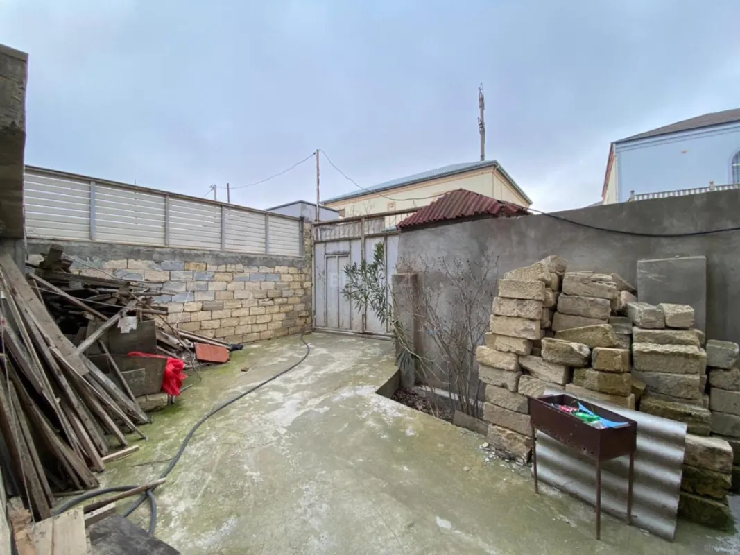 Satılır 5 otaqlı həyət evi 370 m²