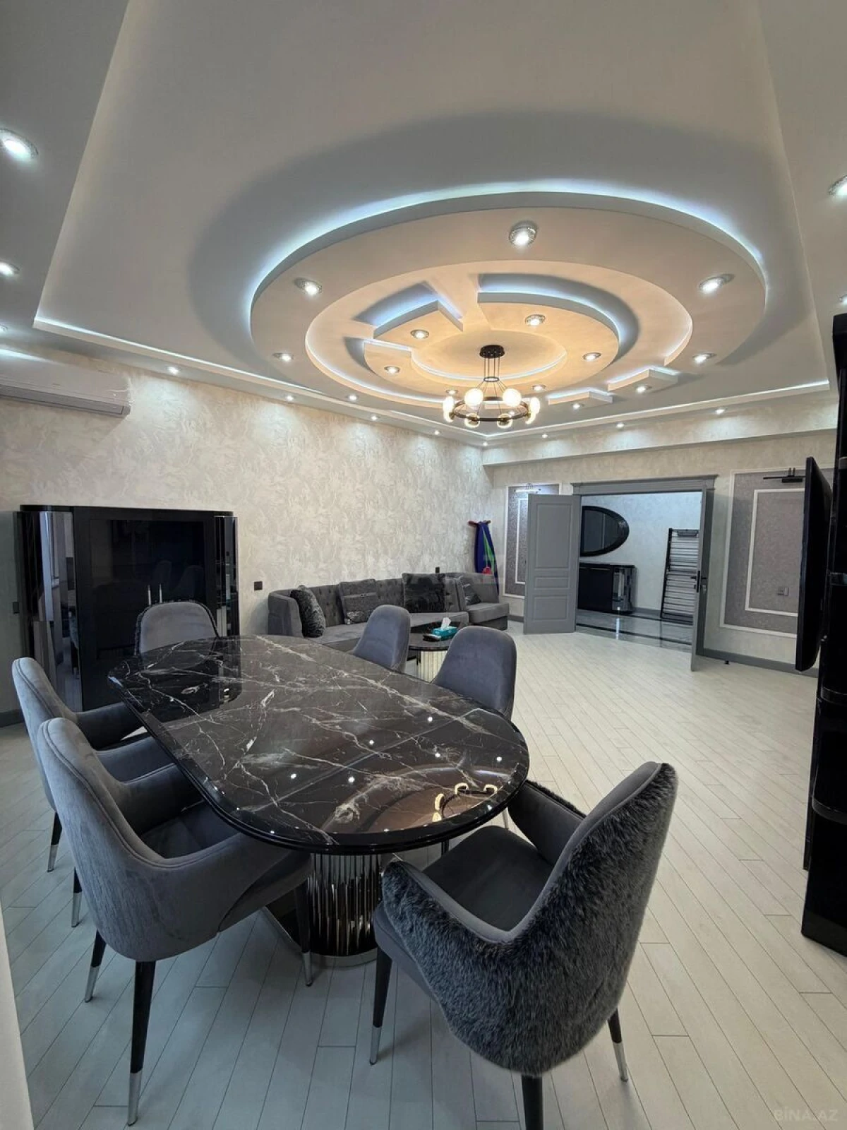 Satılır 2 otaqlı mənzil 110 m²