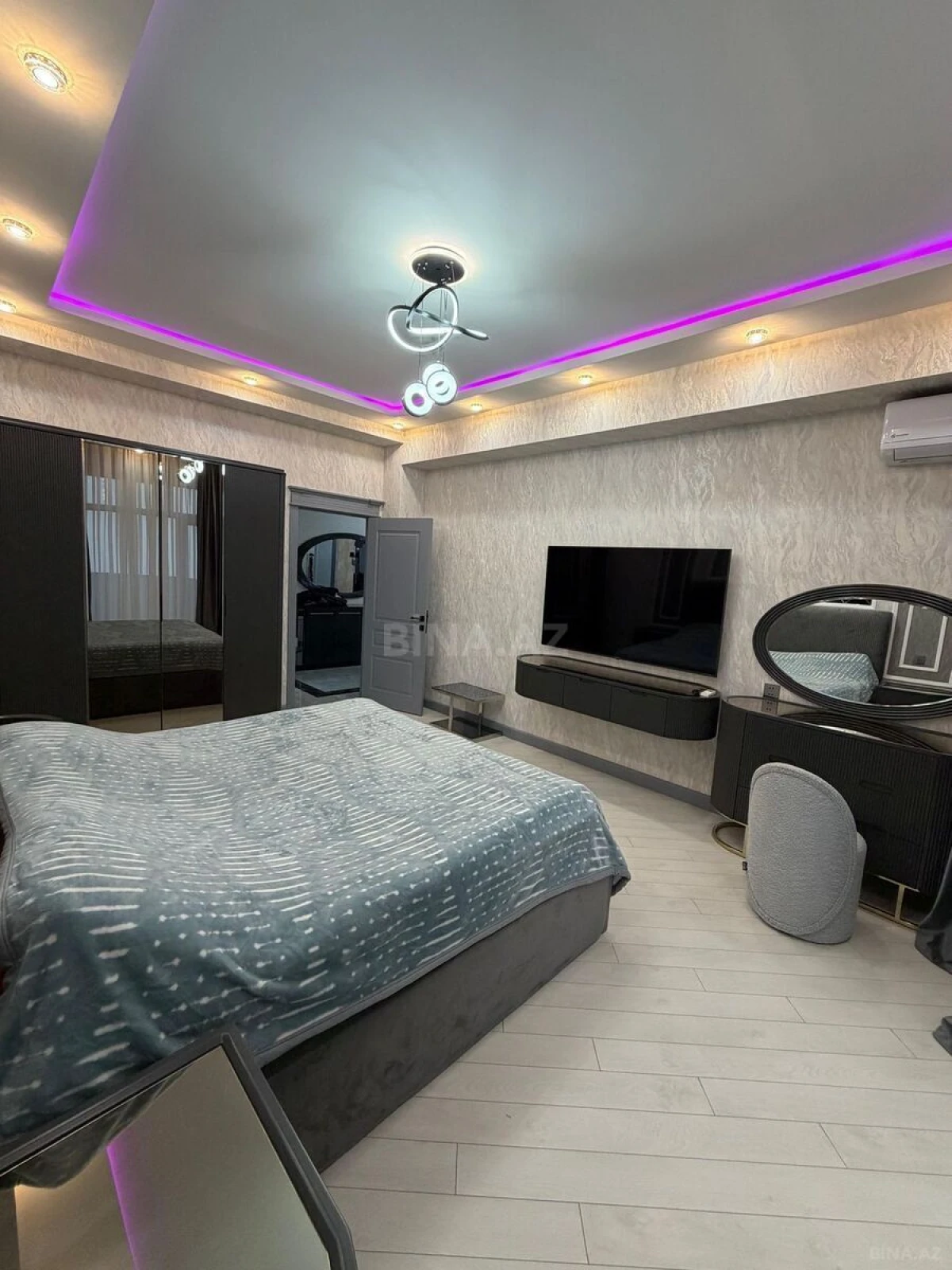 Satılır 2 otaqlı mənzil 110 m²