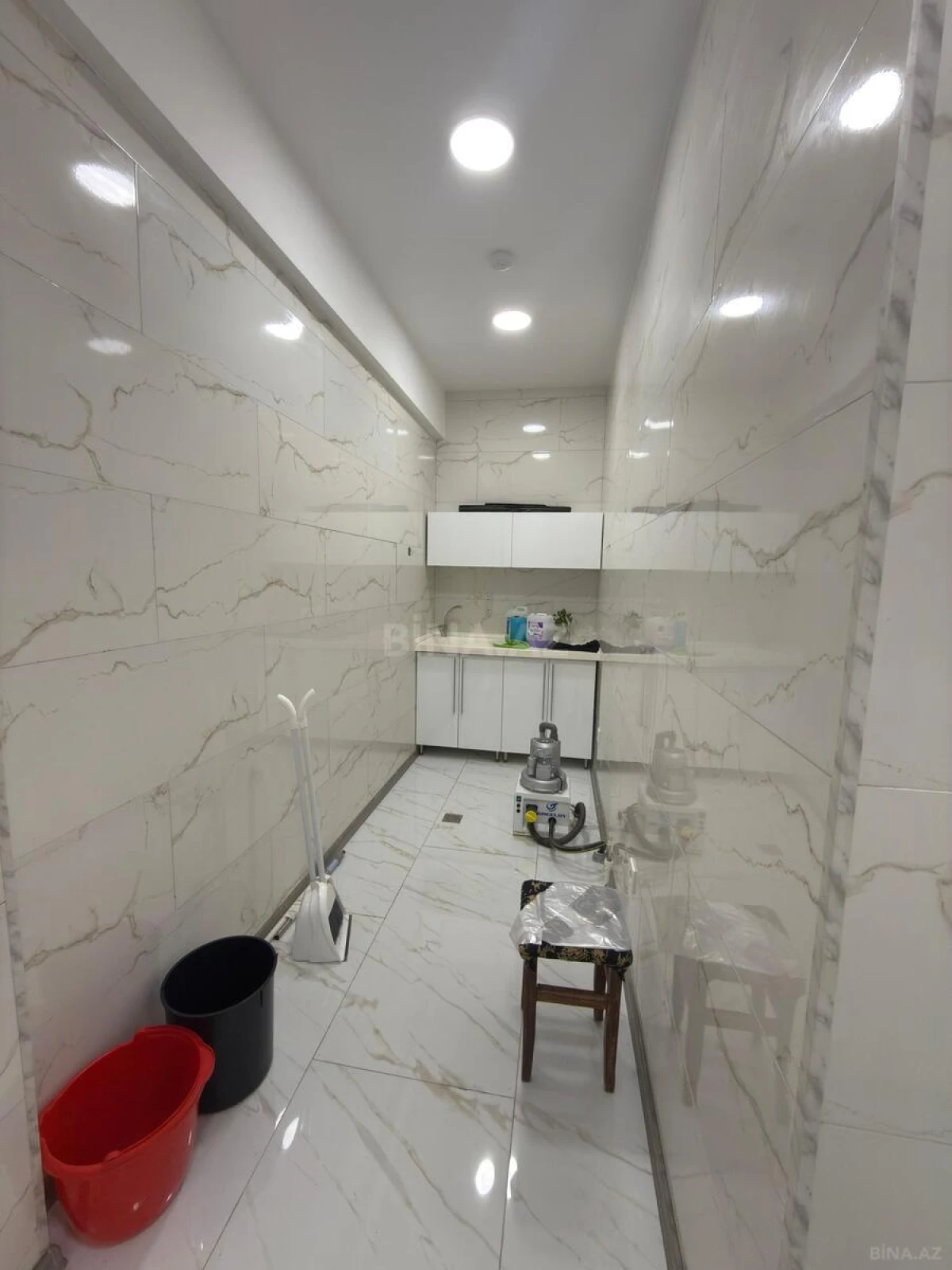 Satılır obyekt 245 m²