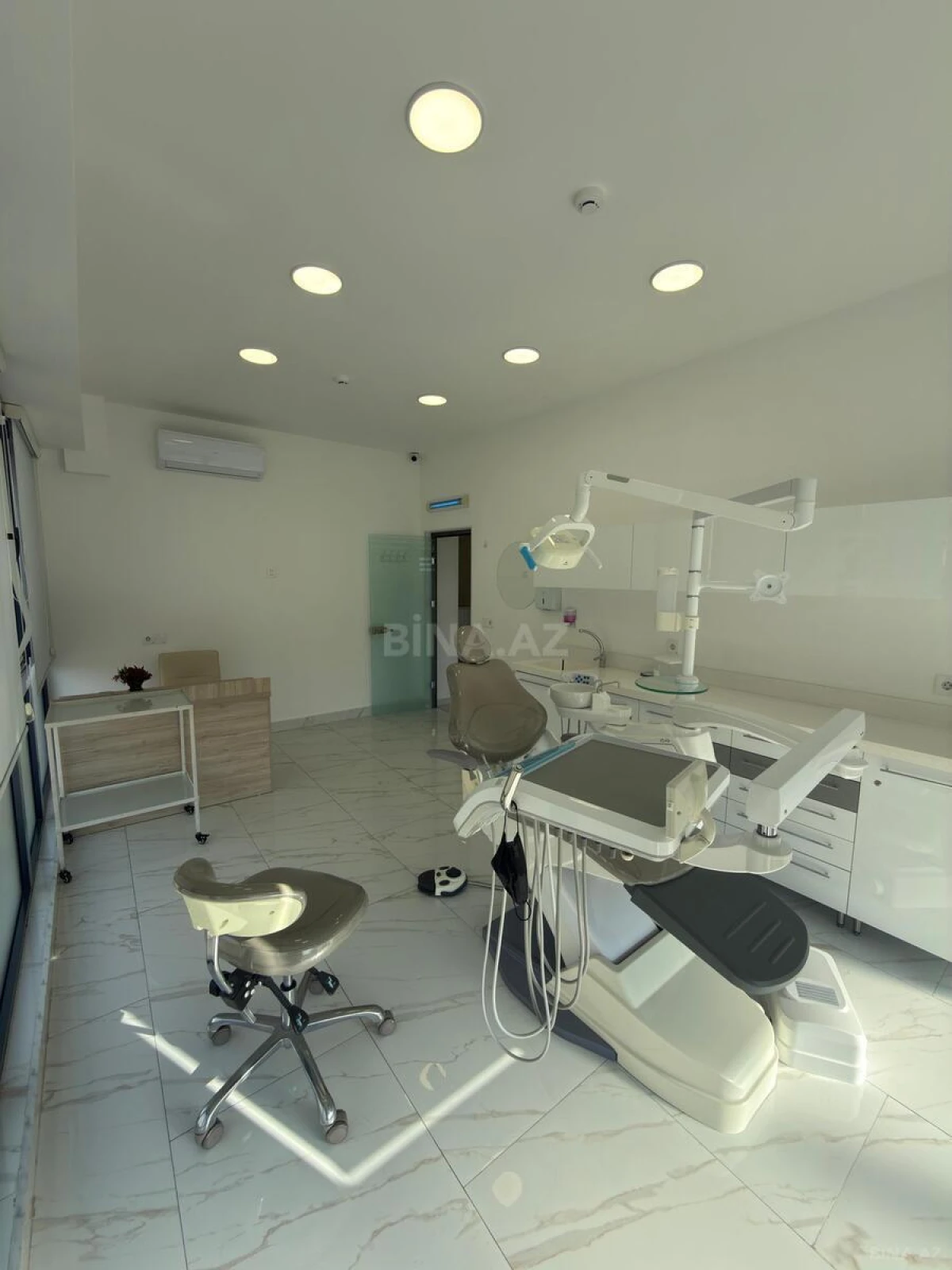 Satılır obyekt 245 m²