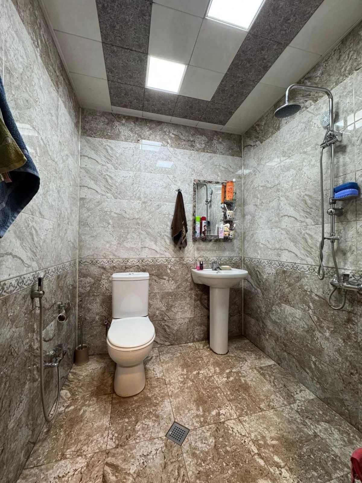 Satılır 2 otaqlı mənzil 78 m²