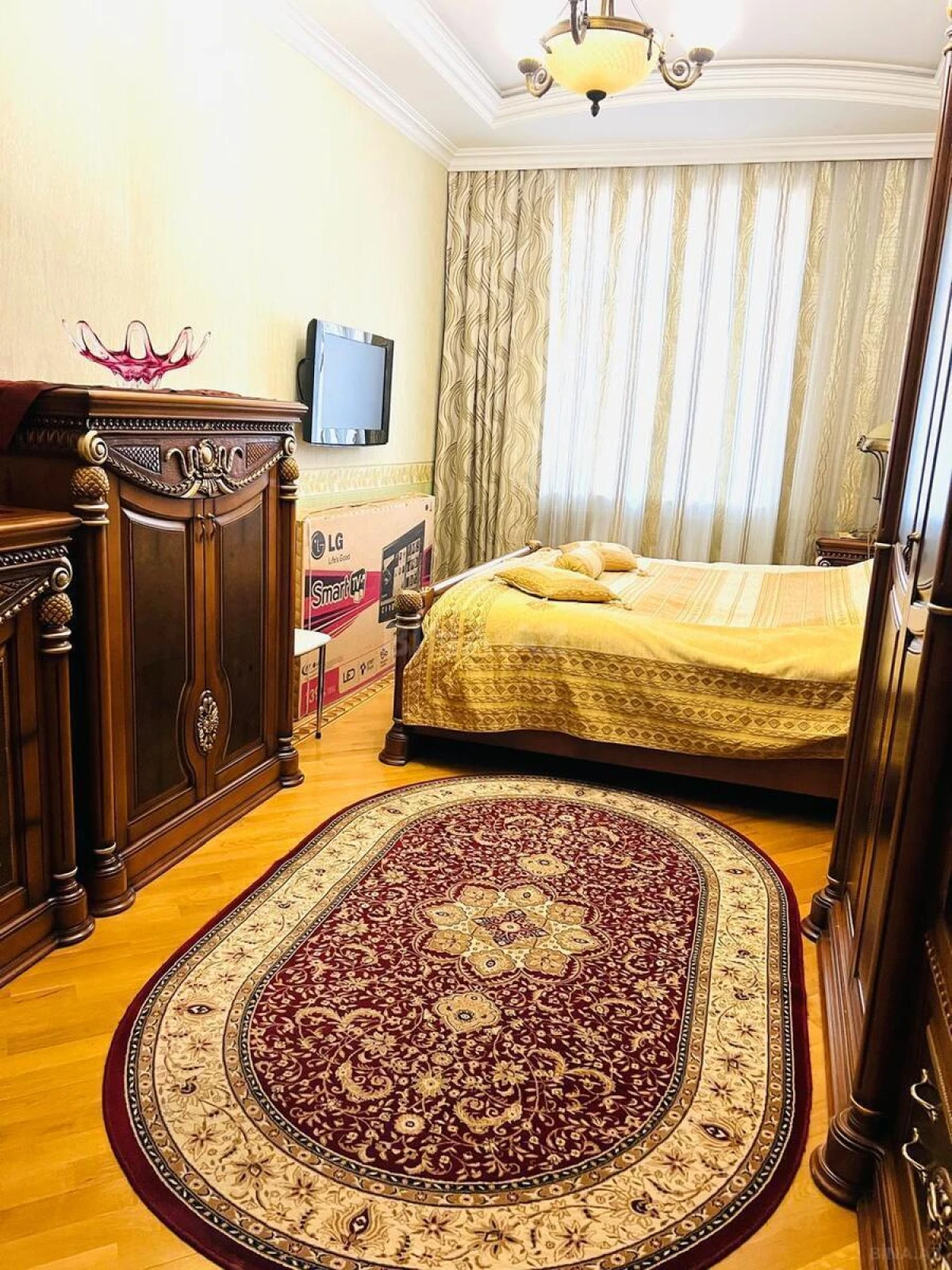 Satılır 4 otaqlı mənzil 160 m²