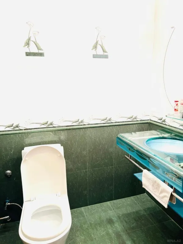 Satılır 4 otaqlı mənzil 160 m²