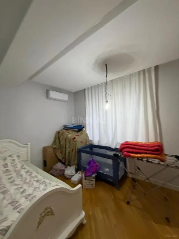 Satılır 4 otaqlı mənzil 175 m²
