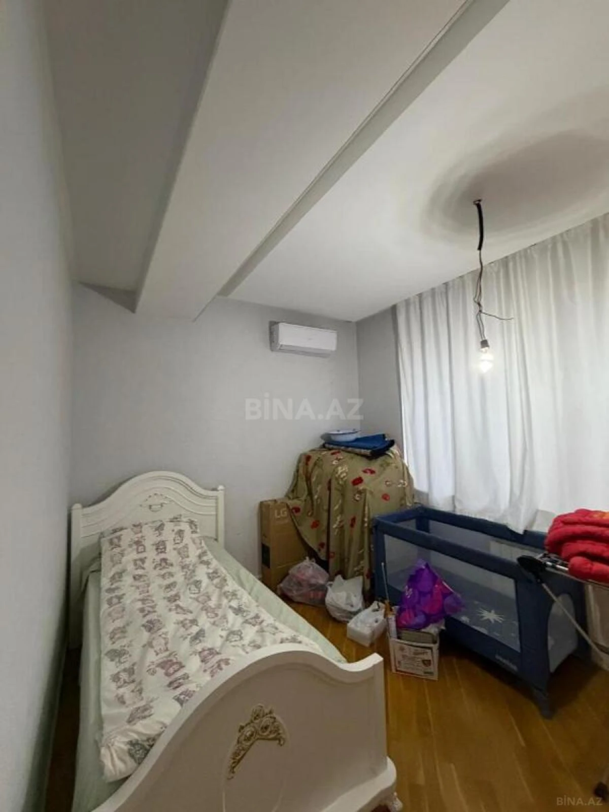 Satılır 4 otaqlı mənzil 175 m²