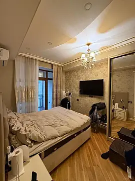 Satılır 4 otaqlı mənzil 175 m²