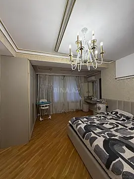Satılır 4 otaqlı mənzil 175 m²